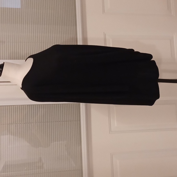 $4 Add-on Black Half-Sleeve Tee With Knot - Size XL - Picture 3 of 5